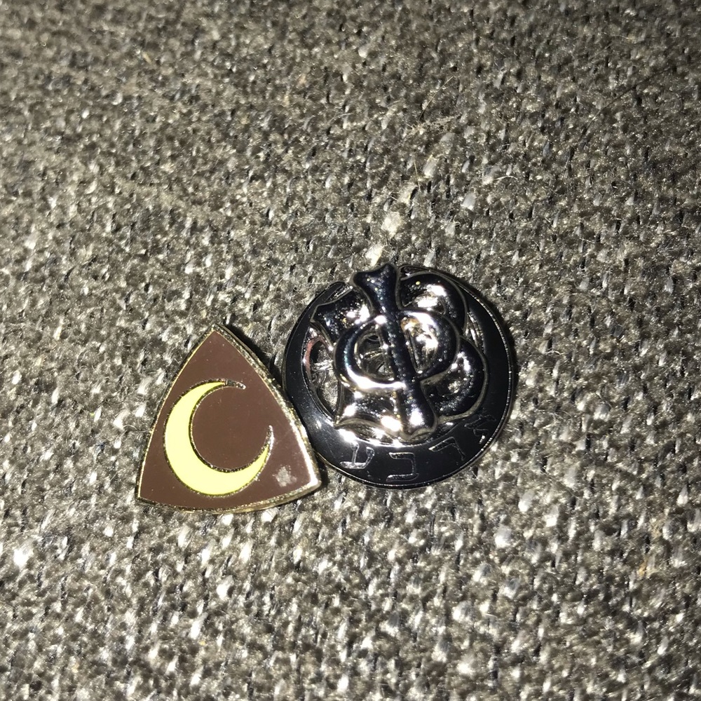 Gamma phi beta sorority pin for the ceremony